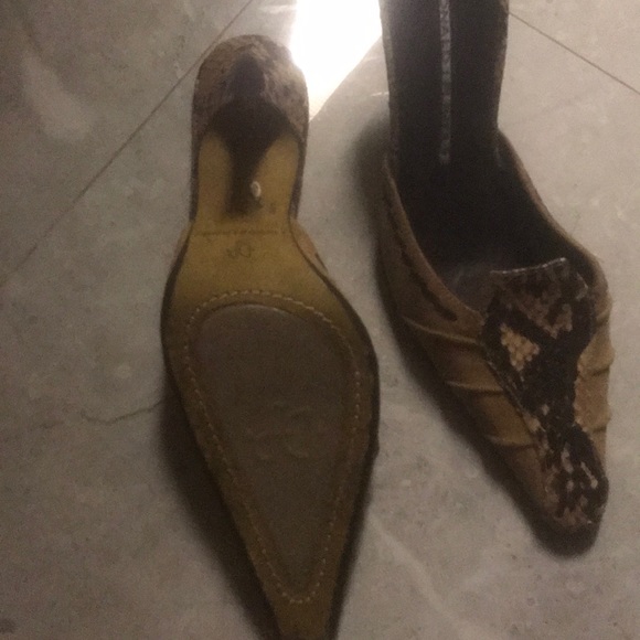 Shoes - Picture 2 of 4